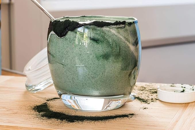 Food to Live Organic Chlorella Powder, 8 Ounces — Non-GMO, Kosher, Raw Green Algae, Vegan Superfood, Bulk, Pure Vegan Green Protein, Rich in Vitamins and Minerals, Great for Drinks, Broken Cell Wall